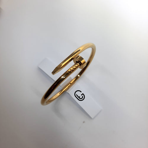 Unisex Nail-Inspired Bracelet – Bold Metal Look